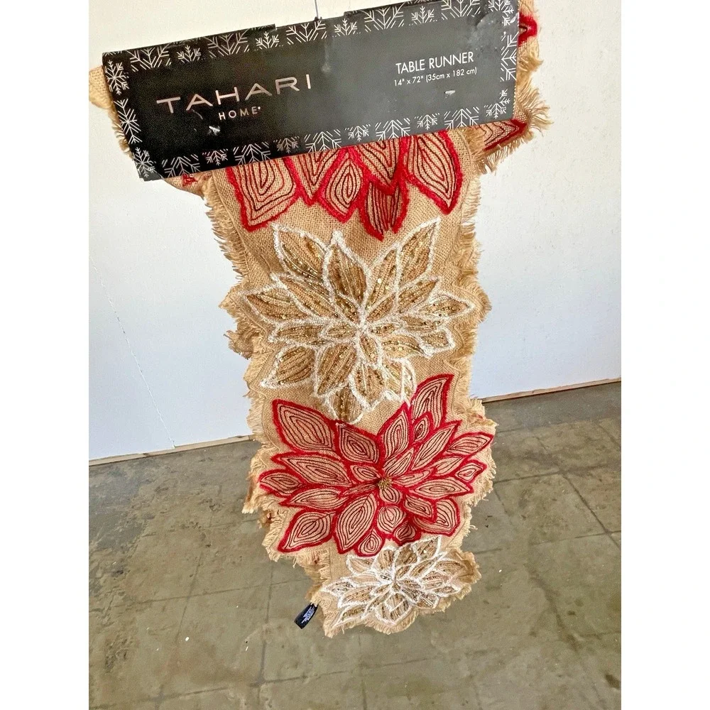 NWT‎ Tahari Christmas Beaded Table Runner Gold Red White Poinsettia Figural